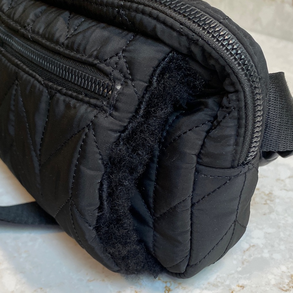 House of Harlow 1960 Black Quilted Belt Bag with Gold Hardware - Picture 6 of 7